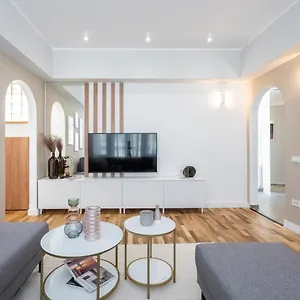 Old Town Bucharest, Lovely 2 Bedrooms Διαμέρισμα